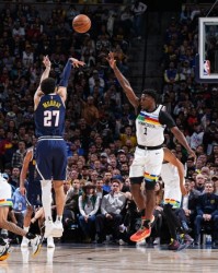  爱德华兹爆砍四十一分，森林狼加时险胜掘金队  