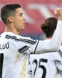  尤文图斯客场艰难逼平那不勒斯缩小分差  