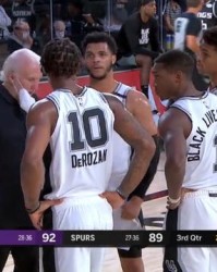  福克斯全能表现国王战胜开拓者保留季后赛希望  