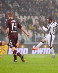  迪巴拉任意球制胜，罗马客场抢分成功  