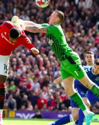  法兰克福进攻火力全开，多点开花大胜对手夺三分