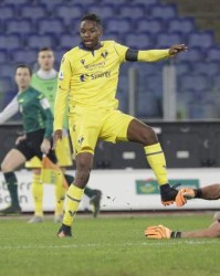  拉齐奥争议红牌引发赛后主帅激烈抗议  