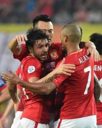  梅斯主场球迷助威，气势如虹拿下保级大战