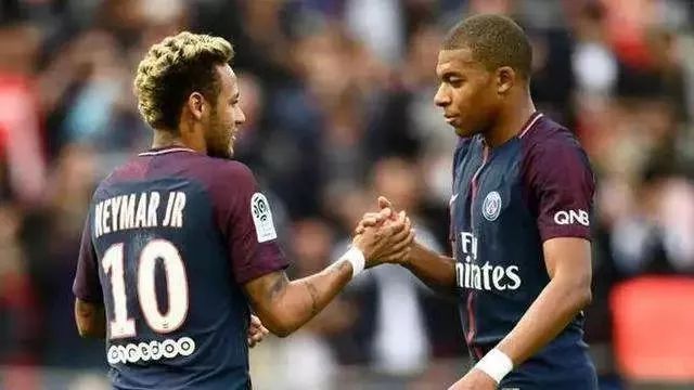  巴黎圣日耳曼续约天才中场遭截胡  