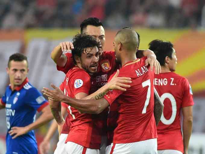  梅斯主场球迷助威，气势如虹拿下保级大战